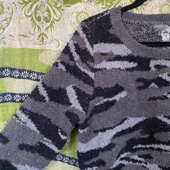 NWT Barefoot Dreams CozyChic Seaside Crewneck Carbon Camo Sweater Size Large - Picture 4 of 16